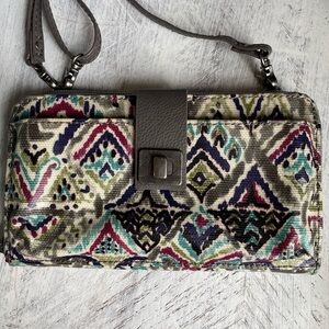 Sakroots Crossbody Purse Wallet clutch gray multicolored  adjustable bag